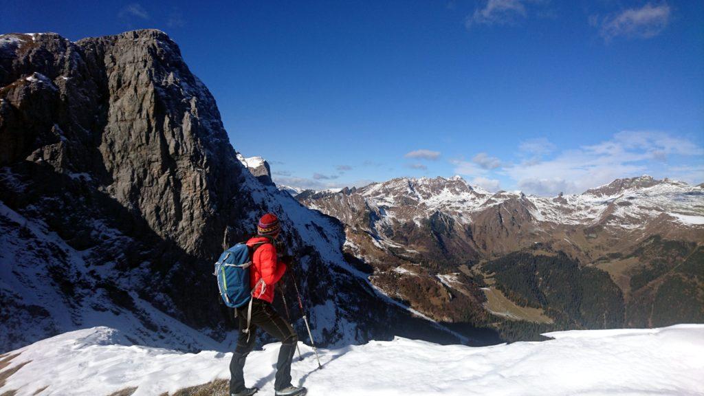 guardando verso valle: il vento ci ha regalato un panorama terso e sgombro da nuvole