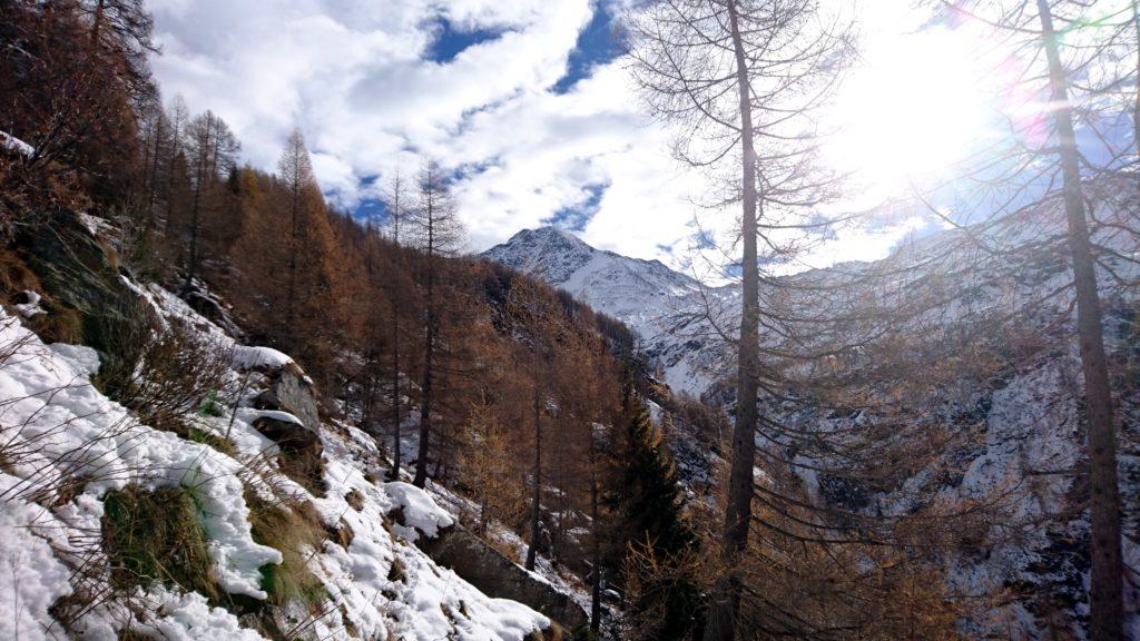 Eccolo là il pizzo Stella, che inizia ad apparire all'orizzonte