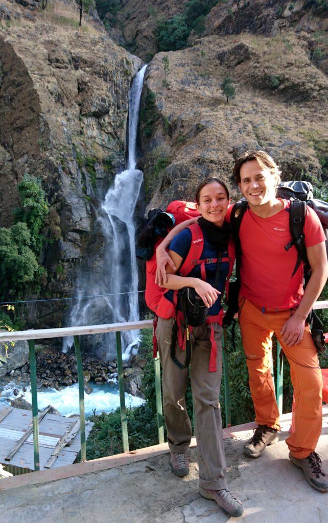 entro breve raggiungiamo le cascate di Chyamche dove ci fermiamo per qualche fotina