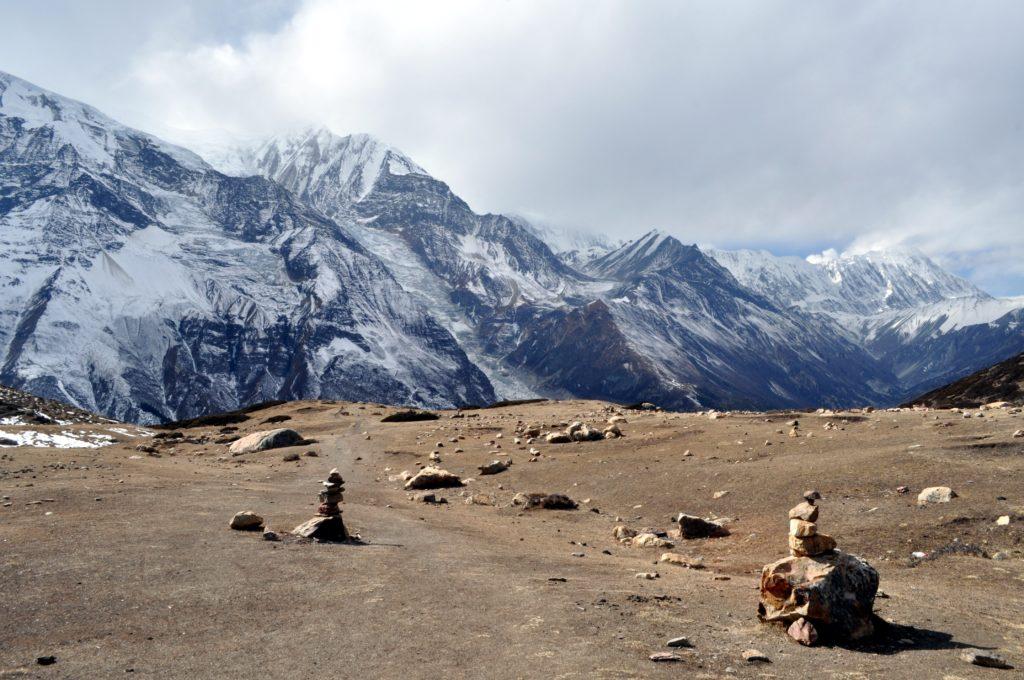 la vista eccezionale che si ha sul Gangapurna e le montagne intorno dall&#039;Ice Lake