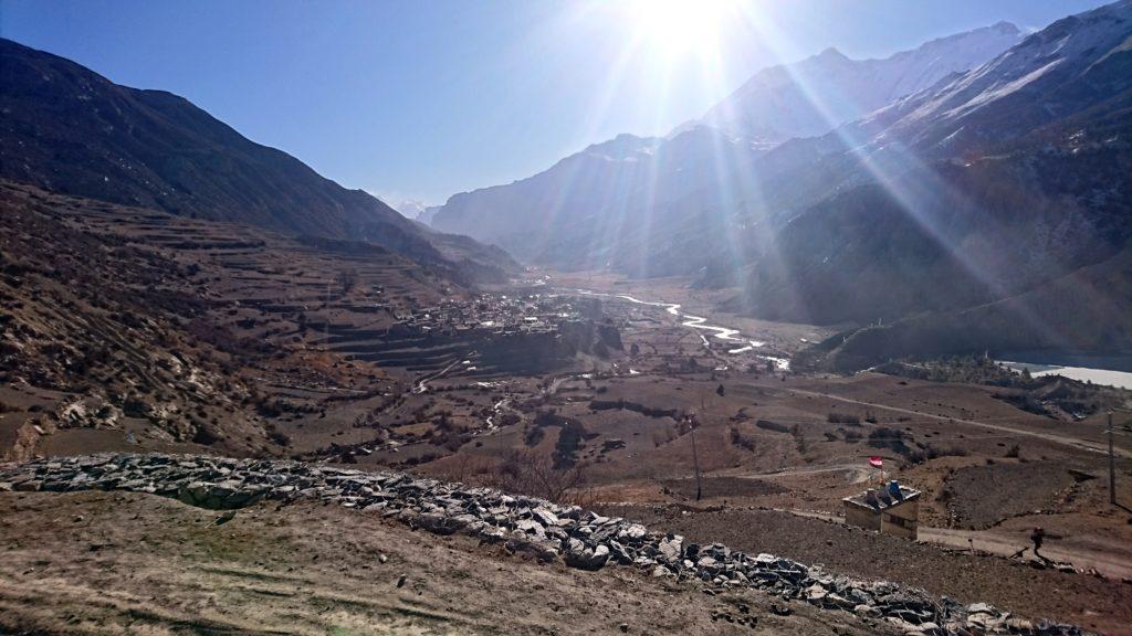 la valle di Manang: qui la strada carrabile si interrompe