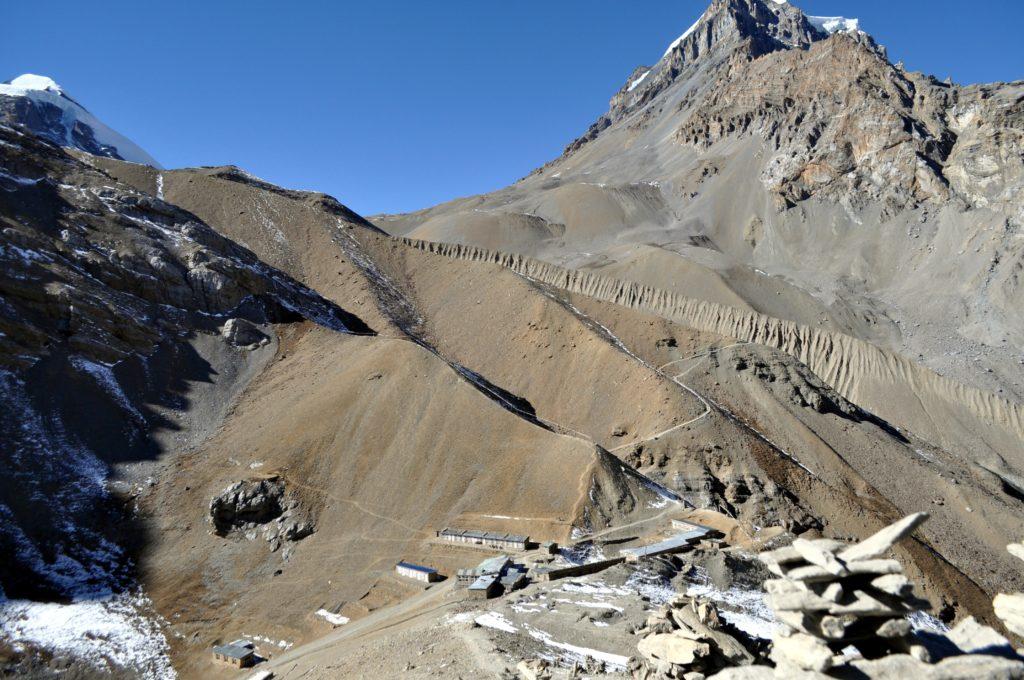 la vista salendo la cimetta senza nome dietro l'High Camp: il passo è la dietro... ne valeva la pena