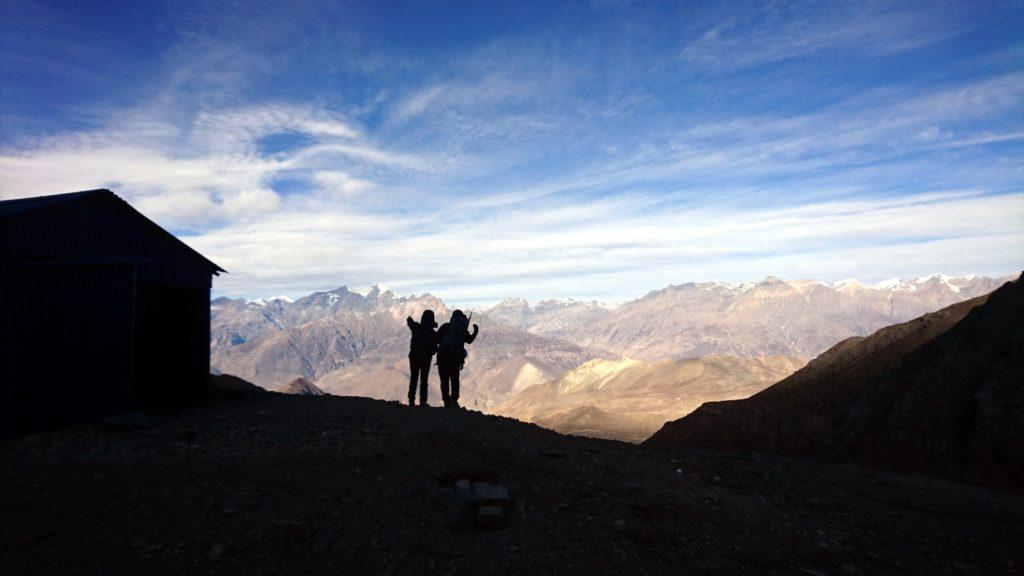 il paesaggio nel Mustang è totalmente diverso da quanto visto sino ad ora