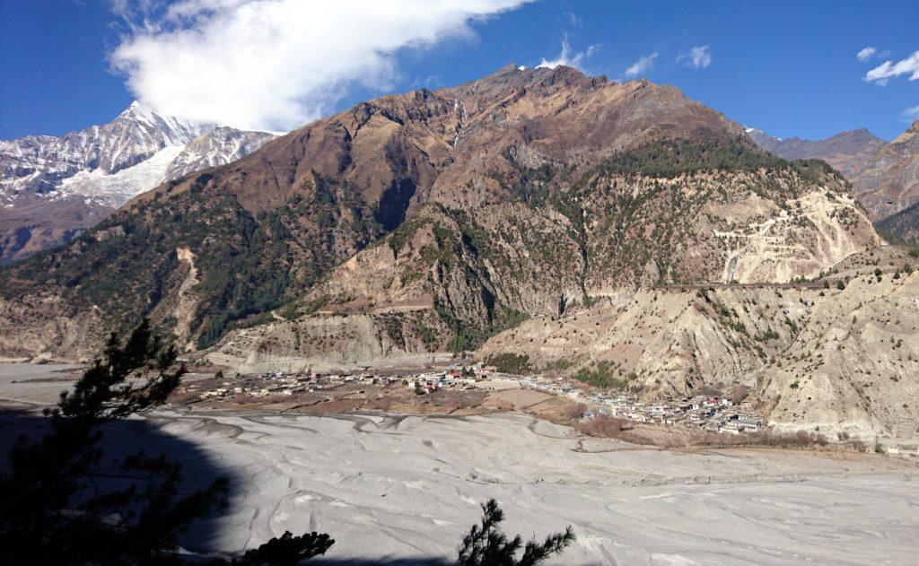 la valle del Kali Gandaki, qui ampia e ...ventosa!