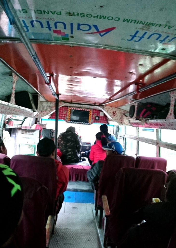 il bus più pazzo del mondo!!!! da Tatopani a Beni, poi Pokhara