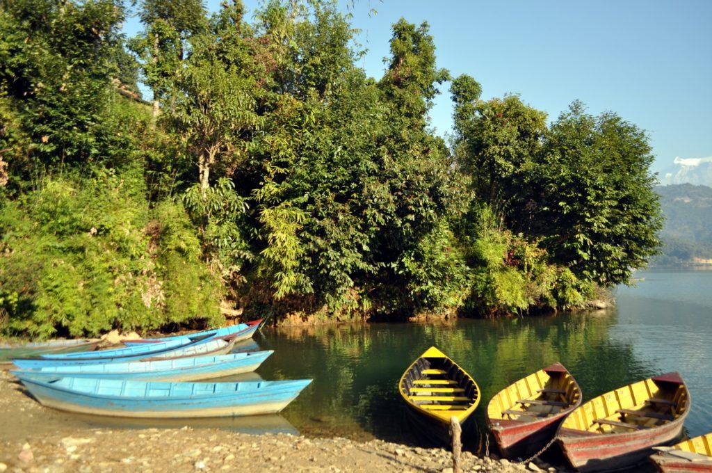 dall&#039;altra parte del lago, Pokhara