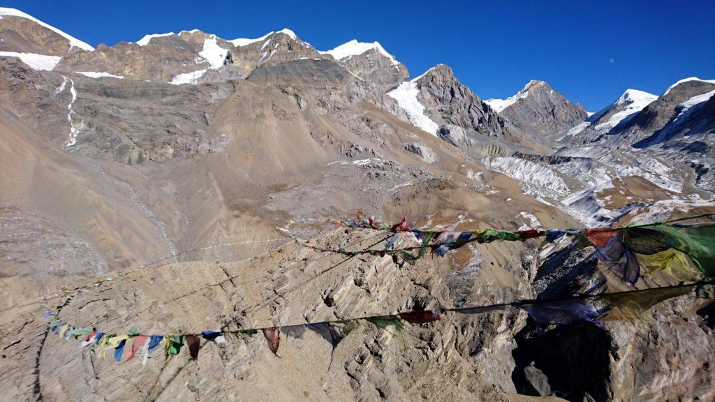 qui i lung-ta riescono a metterli ovunque