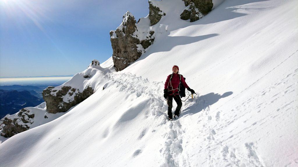 Erica in traverso. Da qui iniziano un po' di punti esposti e la cosa non le andrà molto a genio ;)