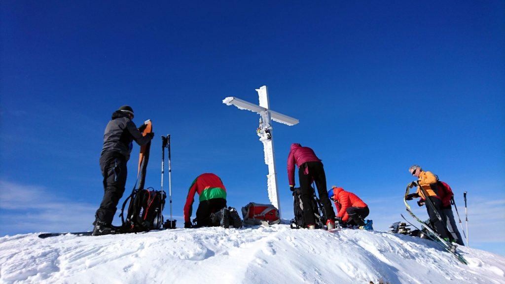 ultimi preparativi ed entro breve saremo pronti a lasciare la nostra scia su questa polvere magnifica