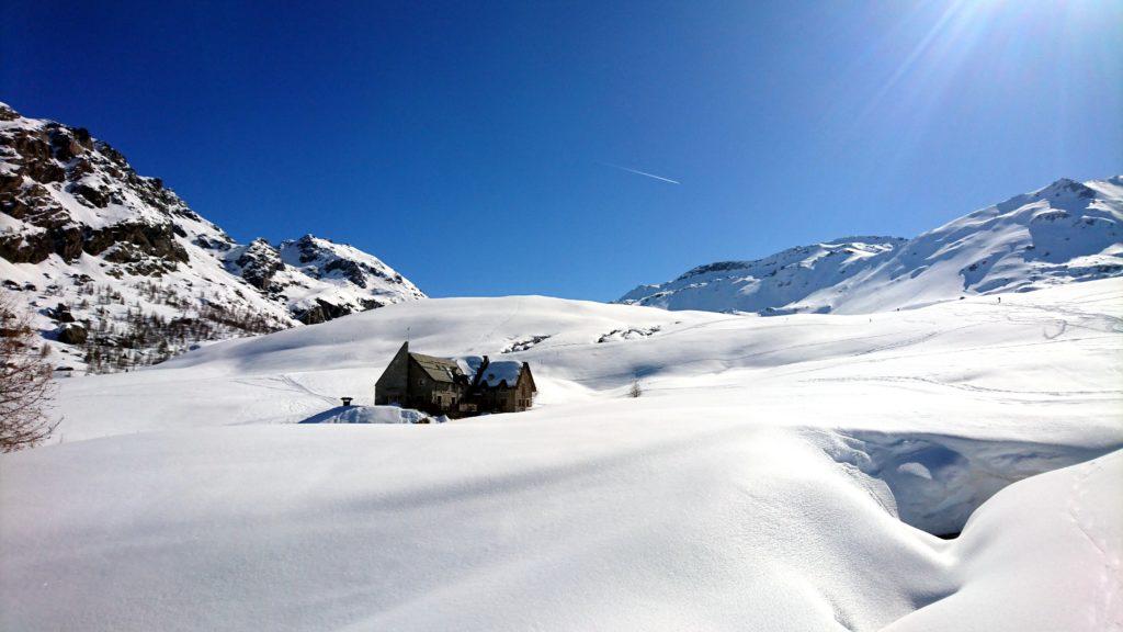 Vista del rifugio Ca' Runcasch all'alpe Campagneda