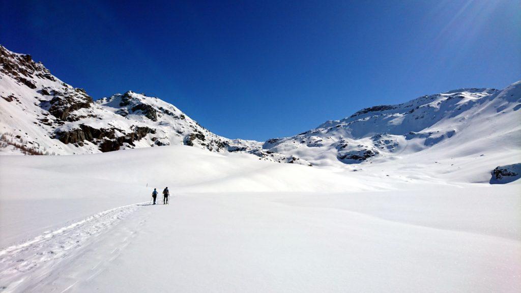 Procediamo in direzione del Passo di Campagneda che si intravede sullo sfondo