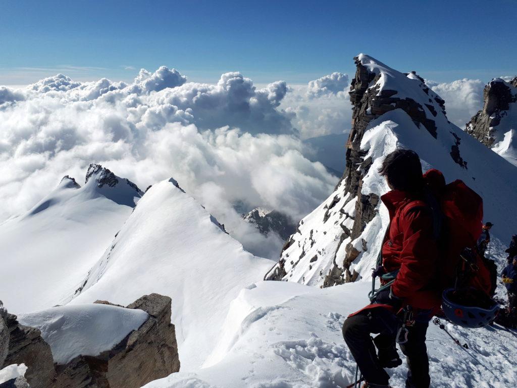 pochi metri prima della vetta, guardando giù dal versante Nord