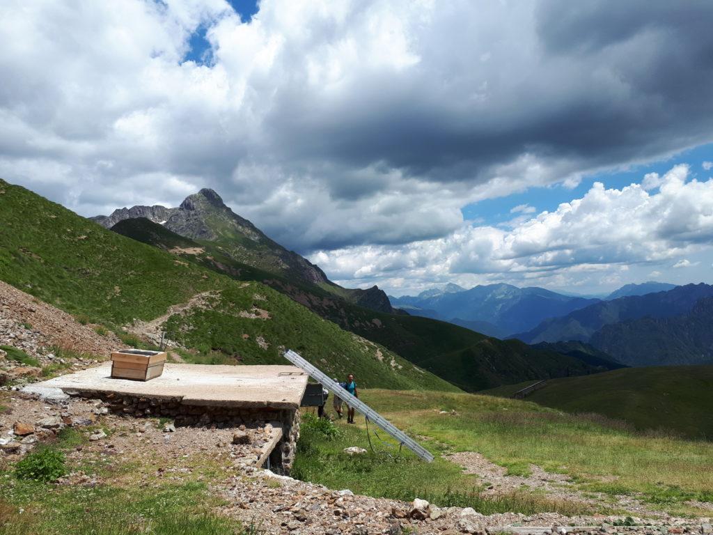 il Pizzo dei Tre Signori che da qui sembra poco distante (in realtà è una bella vasca)