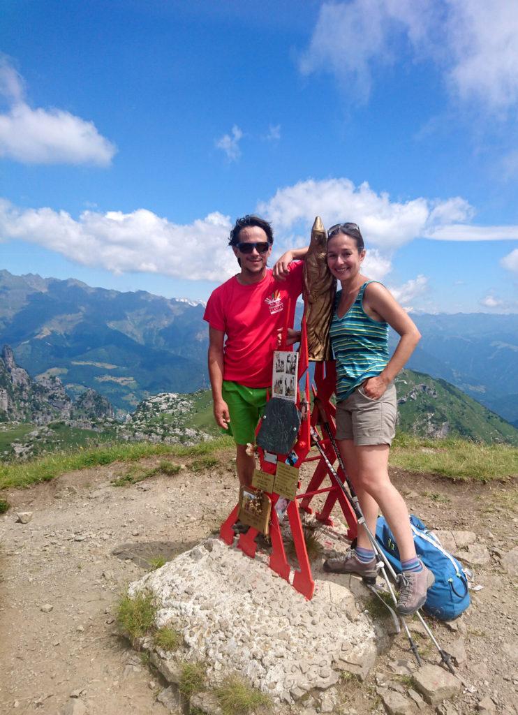 immancabile foto di vetta, poi però giù di corsa che abbiamo fame!