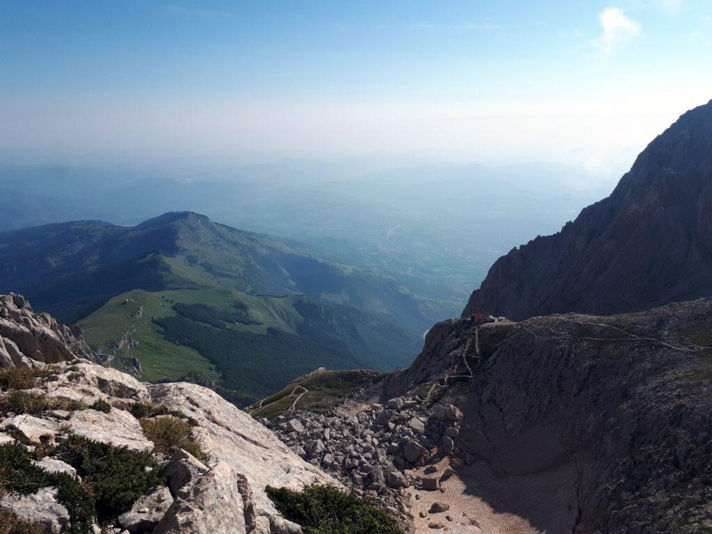 sulla prima ampia cengia dopo il muretto: vista sul Franchetti