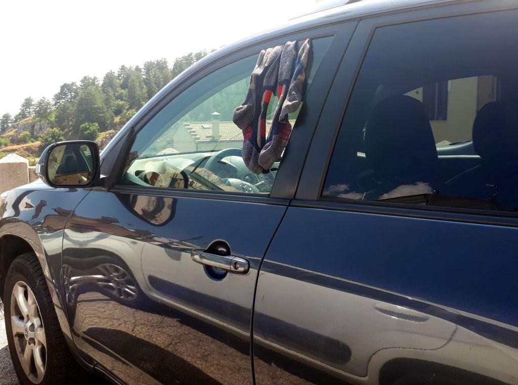 sistema di asciugatura rapida del calzino, che alla bisogna diventa anche un pratico antifurto per l&#039;auto