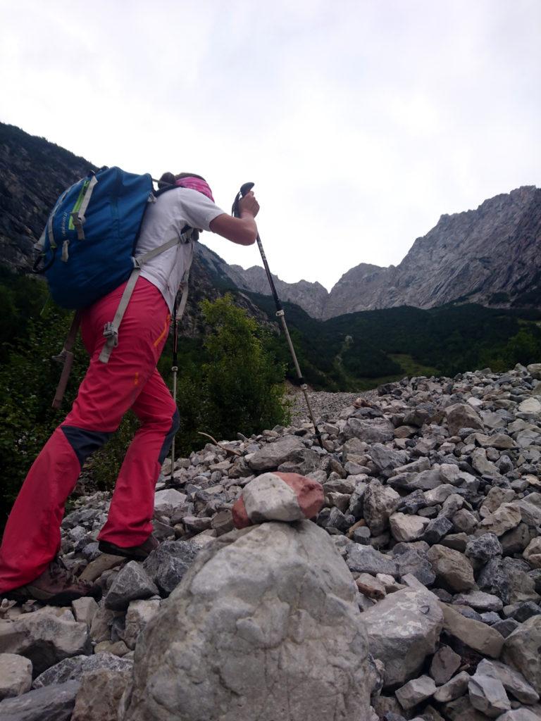 roccia segnavia forse artificiale, forse naturale