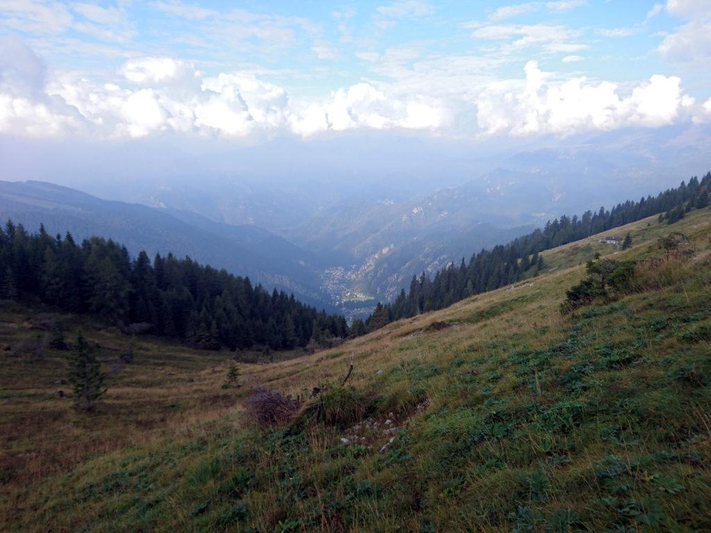 Vista dal passo verso Piazzatorre, da cui siamo partiti