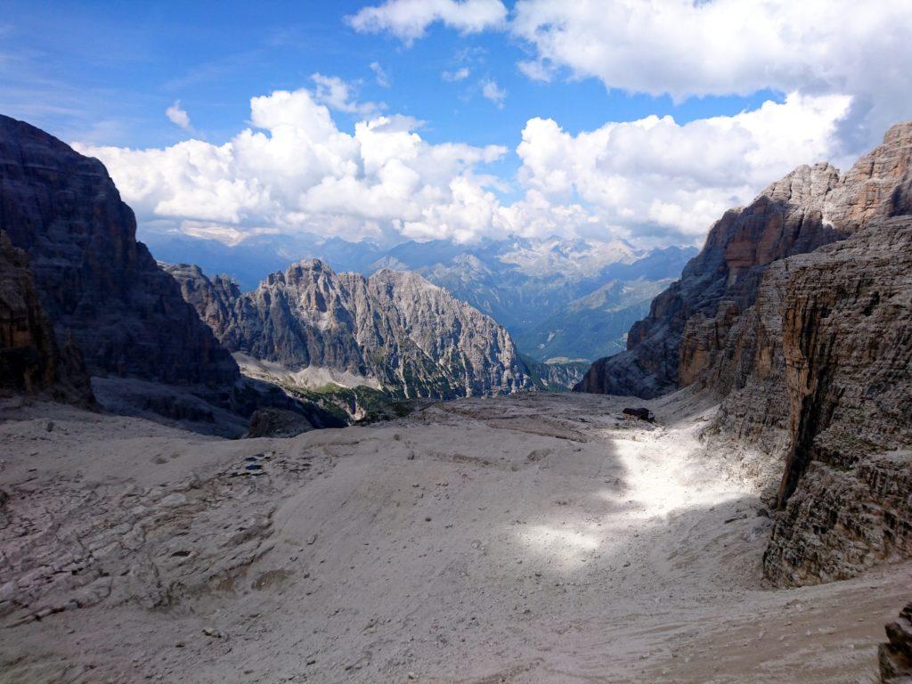 La piana dell'Alimonta vista dalla nostra parete