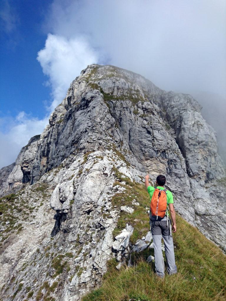 questa è la parte più verticale ed esposta che per roccette di II grado porta alla cima del Pegherolo