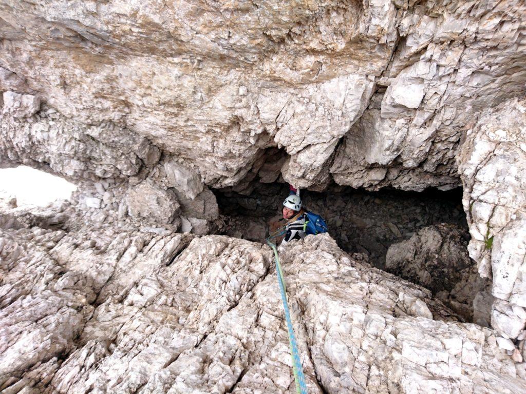 Erica in uscita dalla bellissima grotta dell&#039;ultimo tiro
