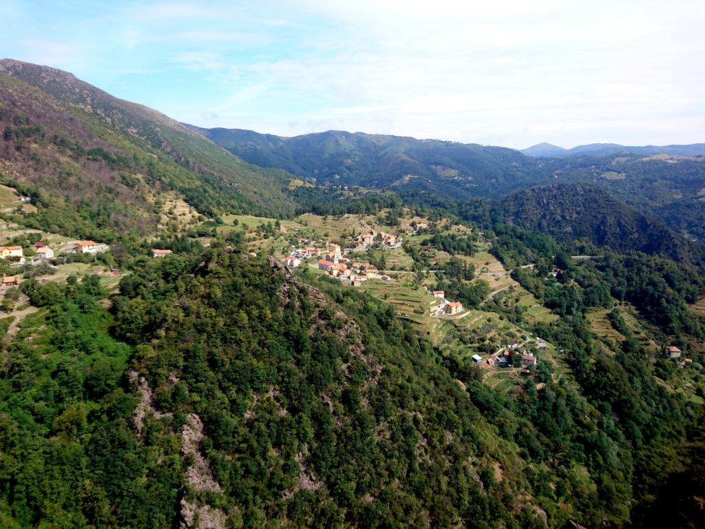 il paesino di Sambugo e i suoi terrazzamenti