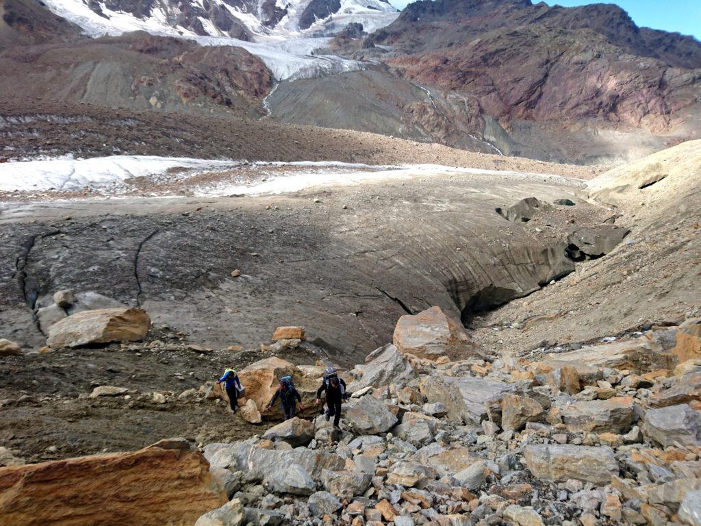 Con i ragazzi dell'SGL partiamo alla ricerca della grotta