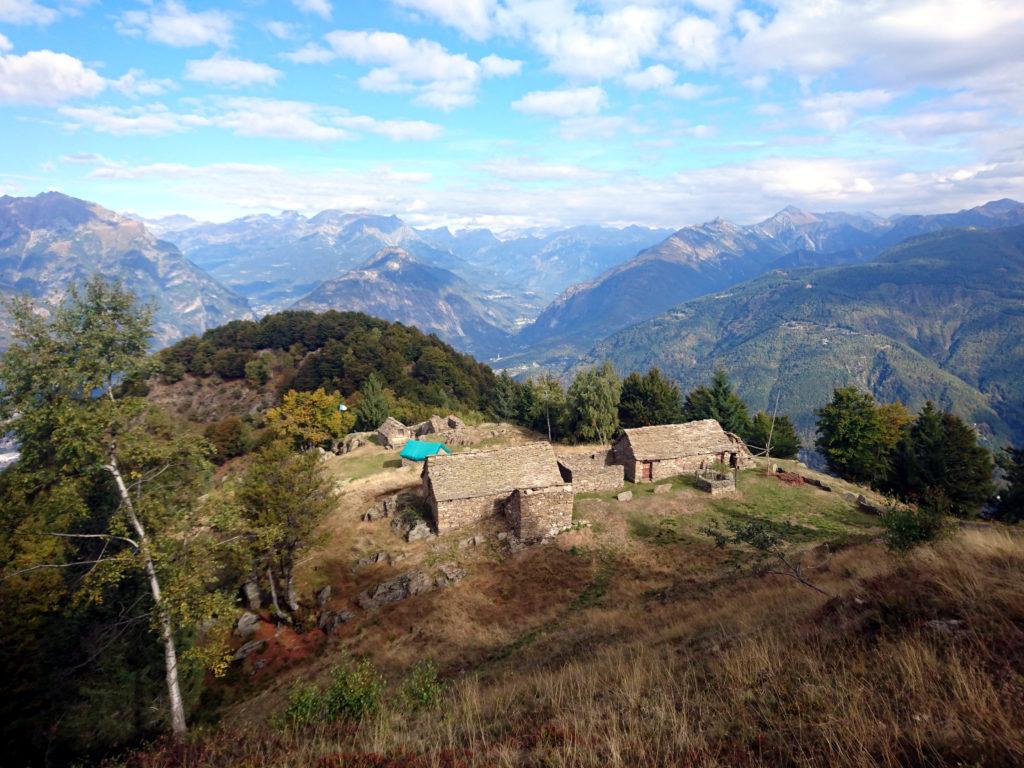 ma prima, ultimo sguardo all'Alpe Drisoni da un po' più in alto