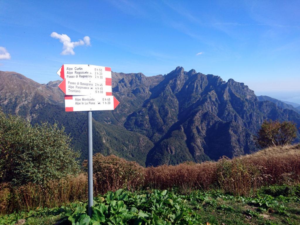 da qui è possibile scendere fino a In La Piana oppure salire verso i passi di Basagrana e Ragozzale