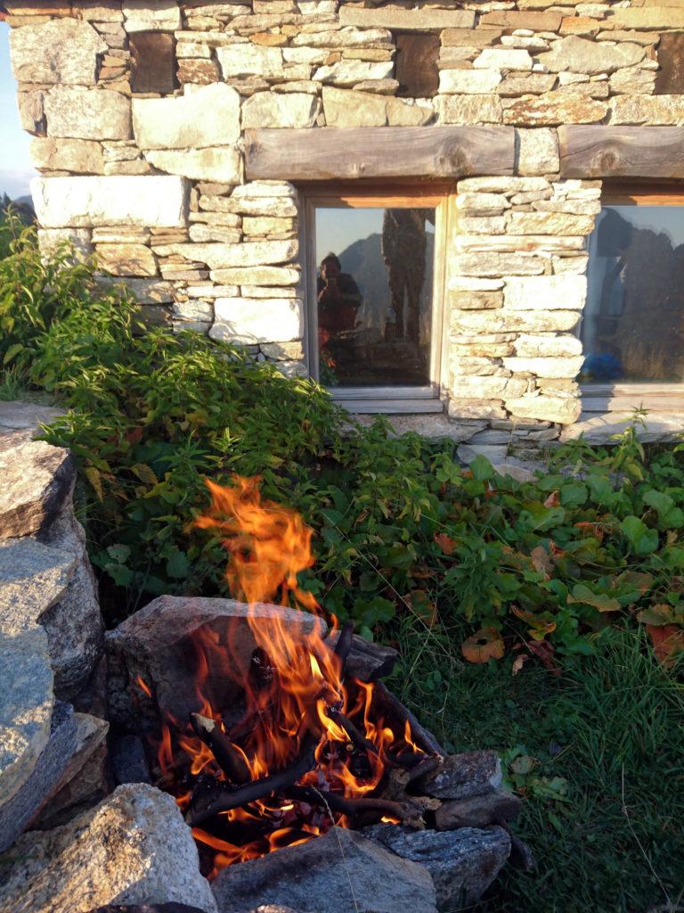 prepariamo le braci che ci serviranno per il nostro BBQ