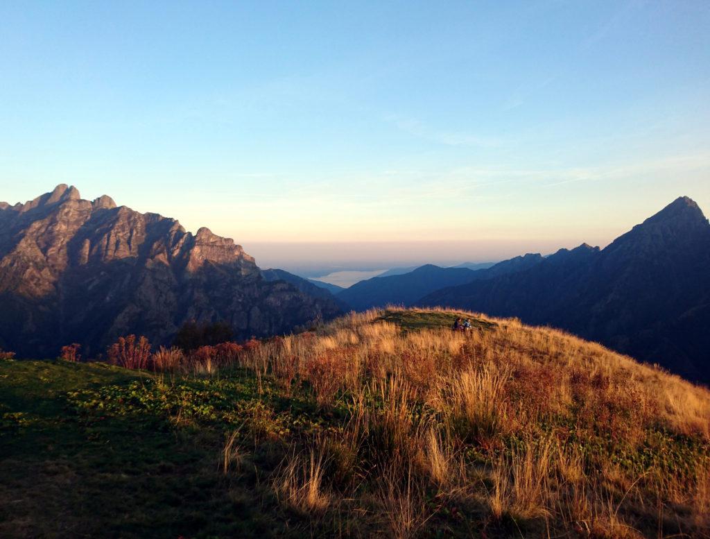 nel frattempo tutto attorno a noi si tinge dei colori del tramonto. Spettacolare