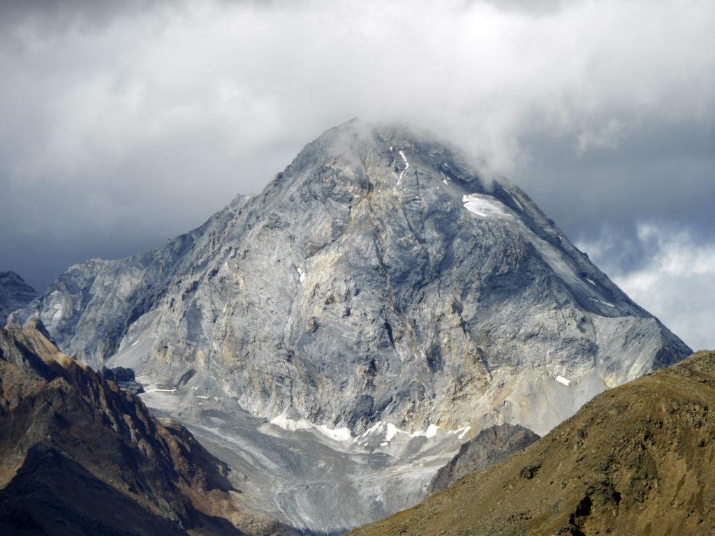 Bellissimo zoom sul Gran Zebru in lontananza