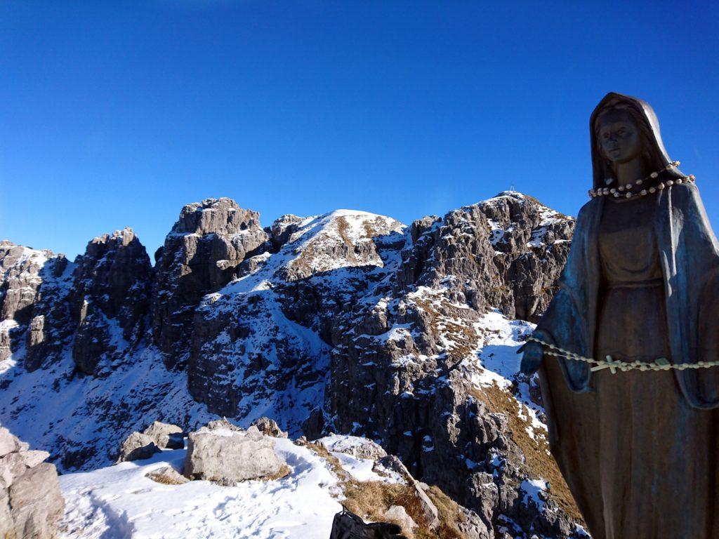 sullo sfondo svetta poco più in là lo Zucco Campelli