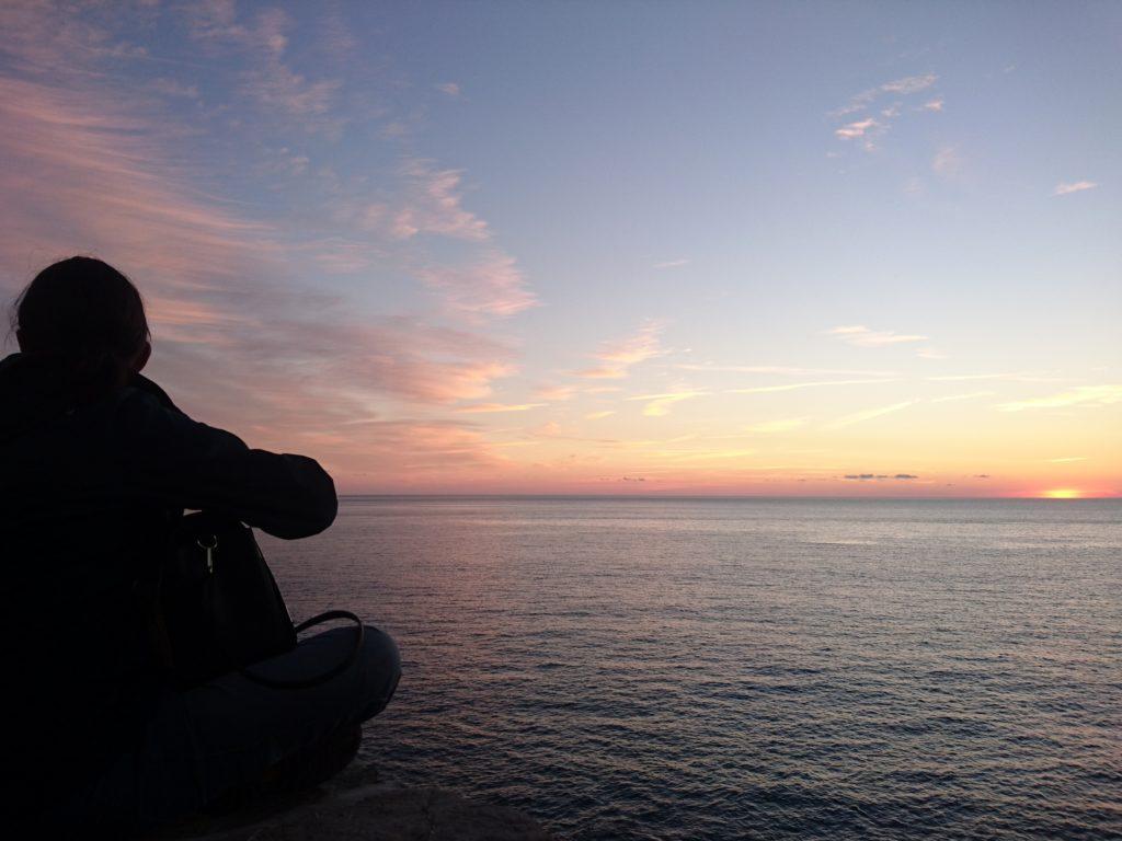 tramonto spettacolare visto dalla piazzetta dell&#039;Assunta, isola di Camogli