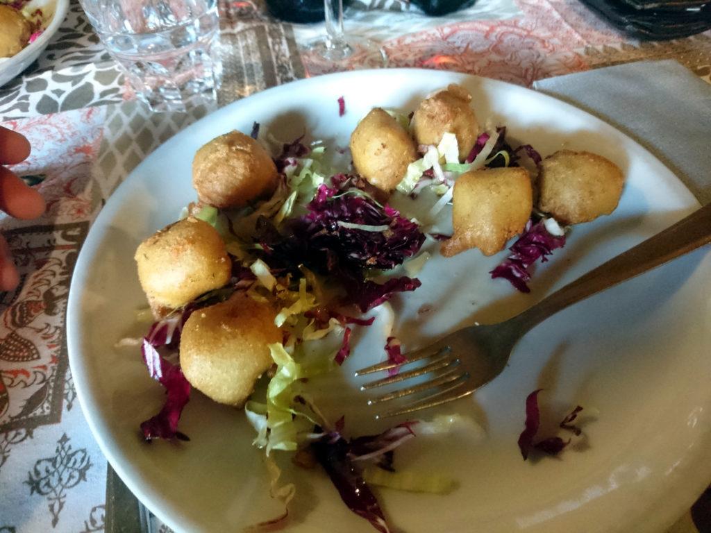 E via verso l&#039;agriturismo Homo Selvadego che ci regala un ottimo piatto di sciatt....