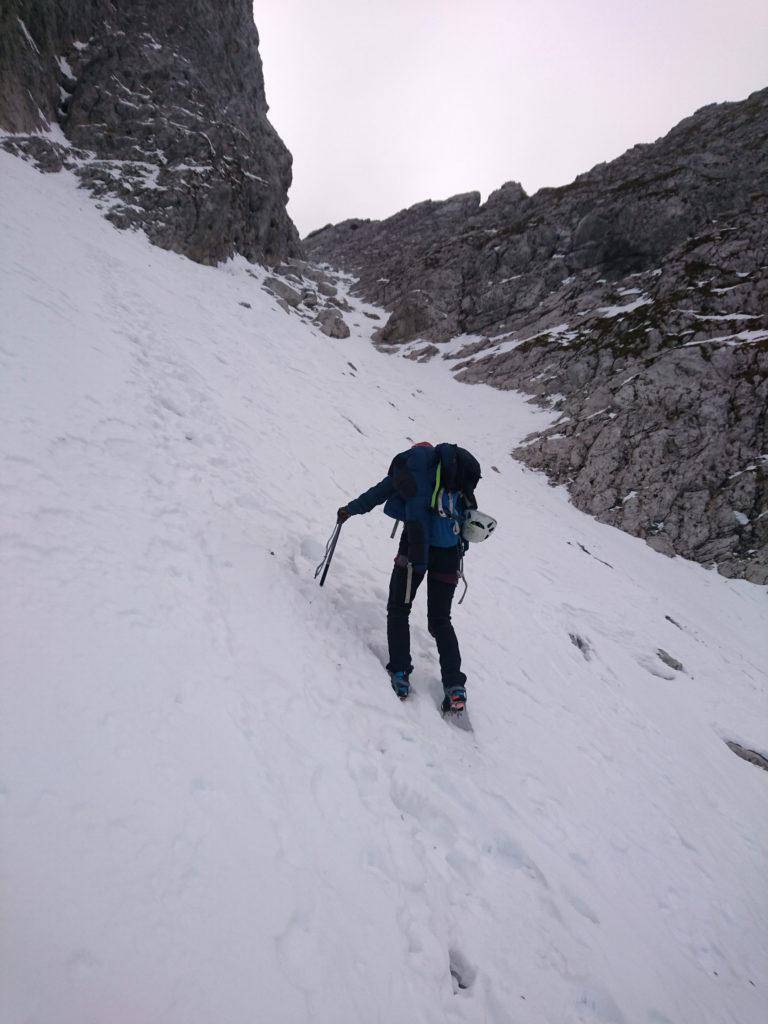 Tra poco dovremo entrare nella parte più stretta facendo lo slalom tra le rocce