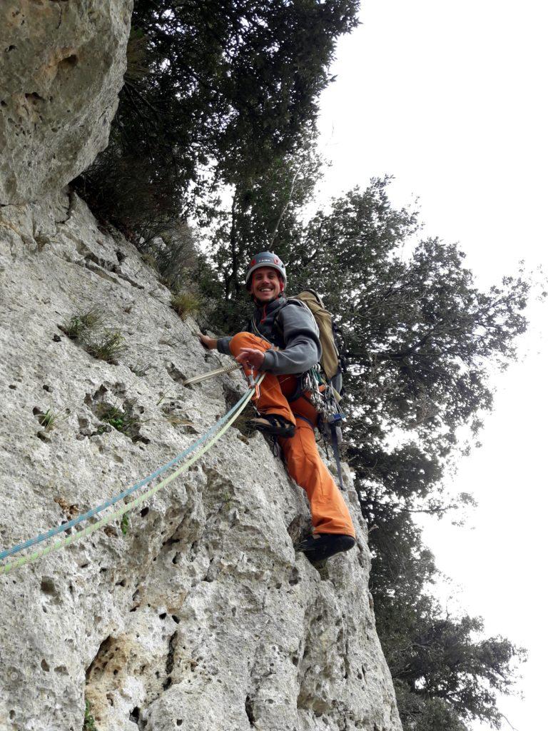 Gab attacca il terzo tiro (si vede la clessidra dove si può proteggere)