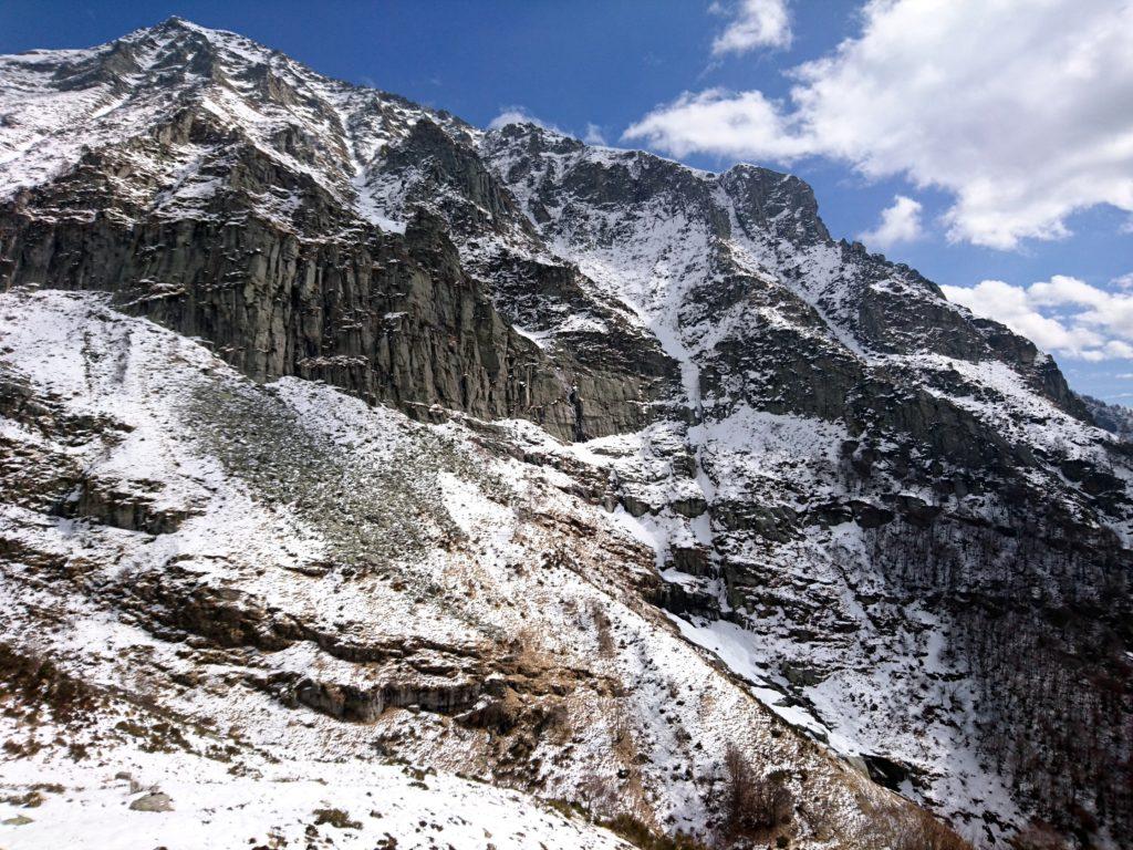 la bastionata del Pizzo Vogorno, davvero maestosa