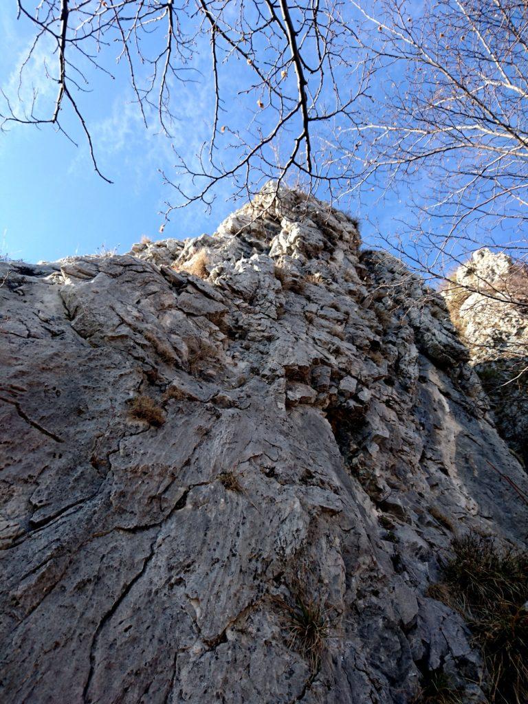 l'ultimo muro, il più continuo e divertente (chiodato dove serve)