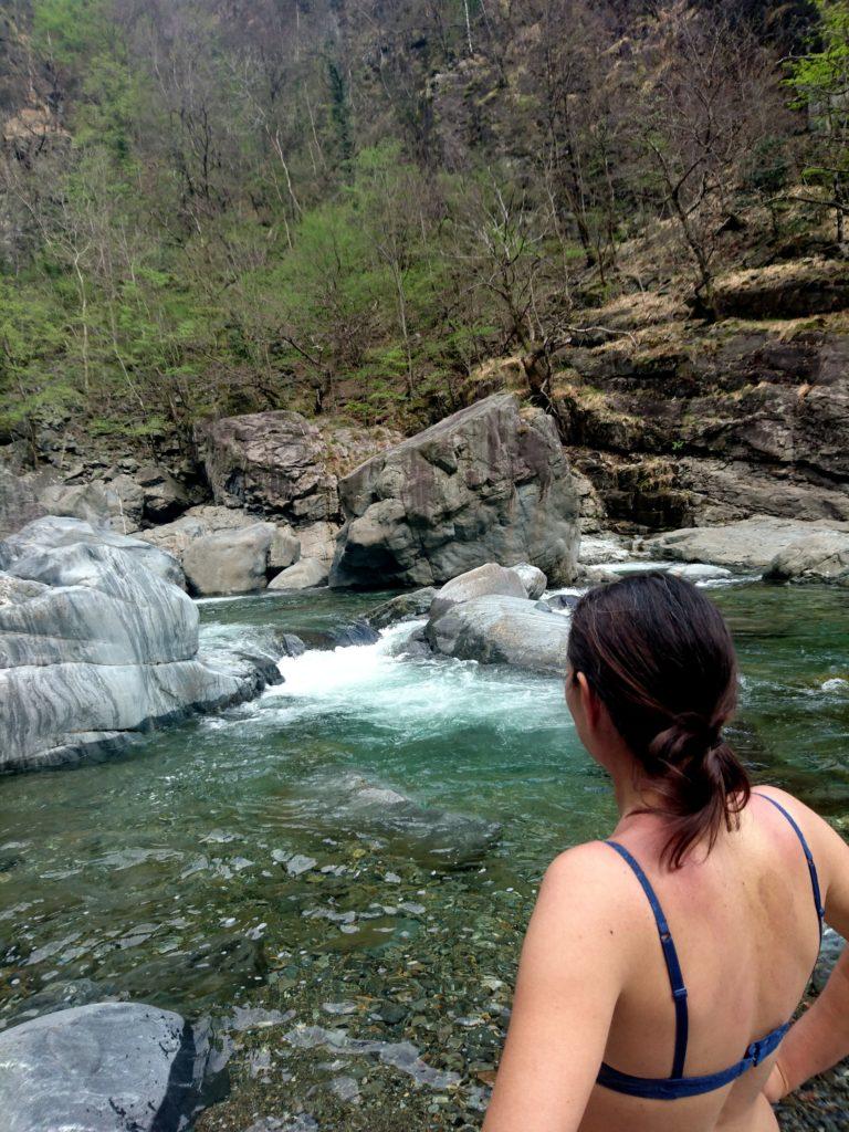 poco prima di Orfalecchio il sentiero si avvicina al Rio Valgrande, in un punto con belle pozze di acqua tranquilla