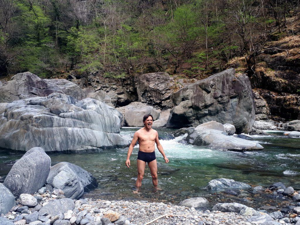 poco prima di Orfalecchio il sentiero si avvicina al Rio Valgrande, in un punto con belle pozze di acqua tranquilla