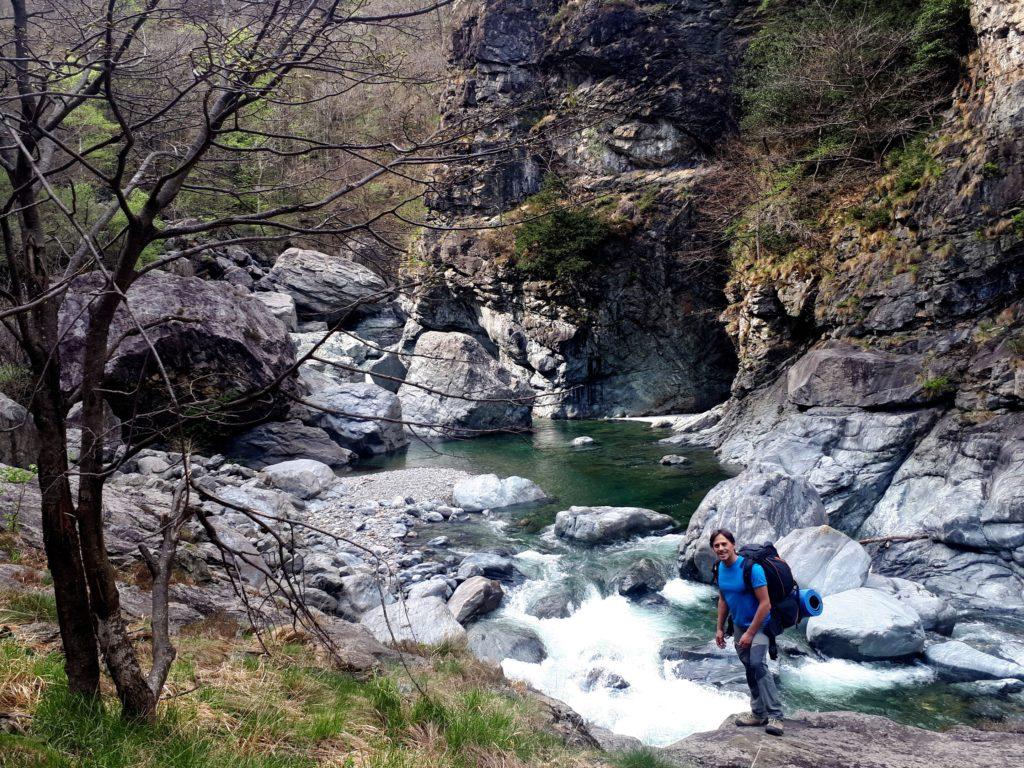 poco prima di Orfalecchio il sentiero si avvicina al Rio Valgrande, in un punto con belle pozze di acqua tranquilla