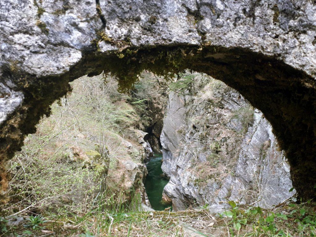 scorcio del Rio Valgrande dalle arcatelle del Ponte di Velina