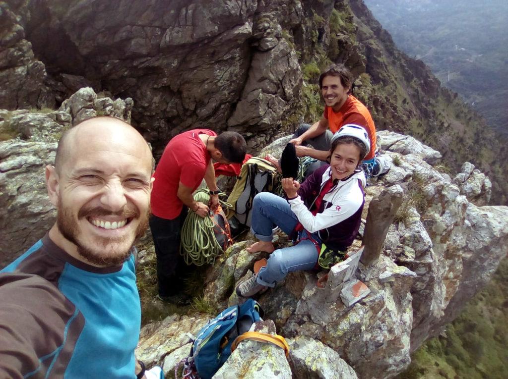 selfie di vetta: noi e la madonnina decapitata :D