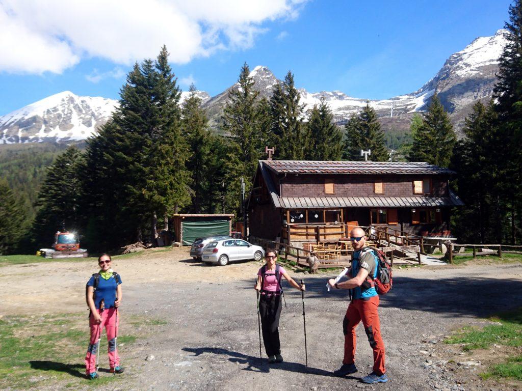 eccoci al punto di partenza: il Rifugio San bernardo, comodamente raggiungibile in auto da Bognanco