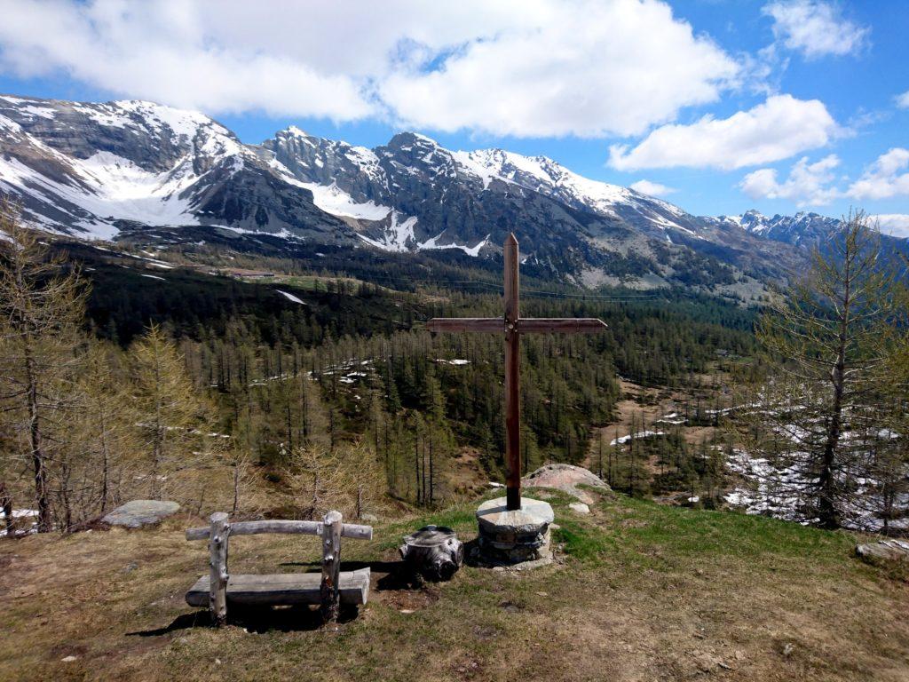 dal rifugio Gattascosa si gode di una meravigliosa vista su tutta la valle