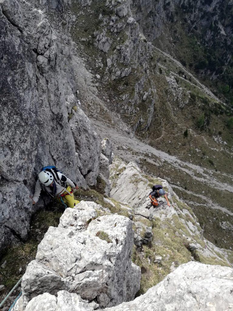 sul filo di cresta, quasi alla fine del quinto tiro