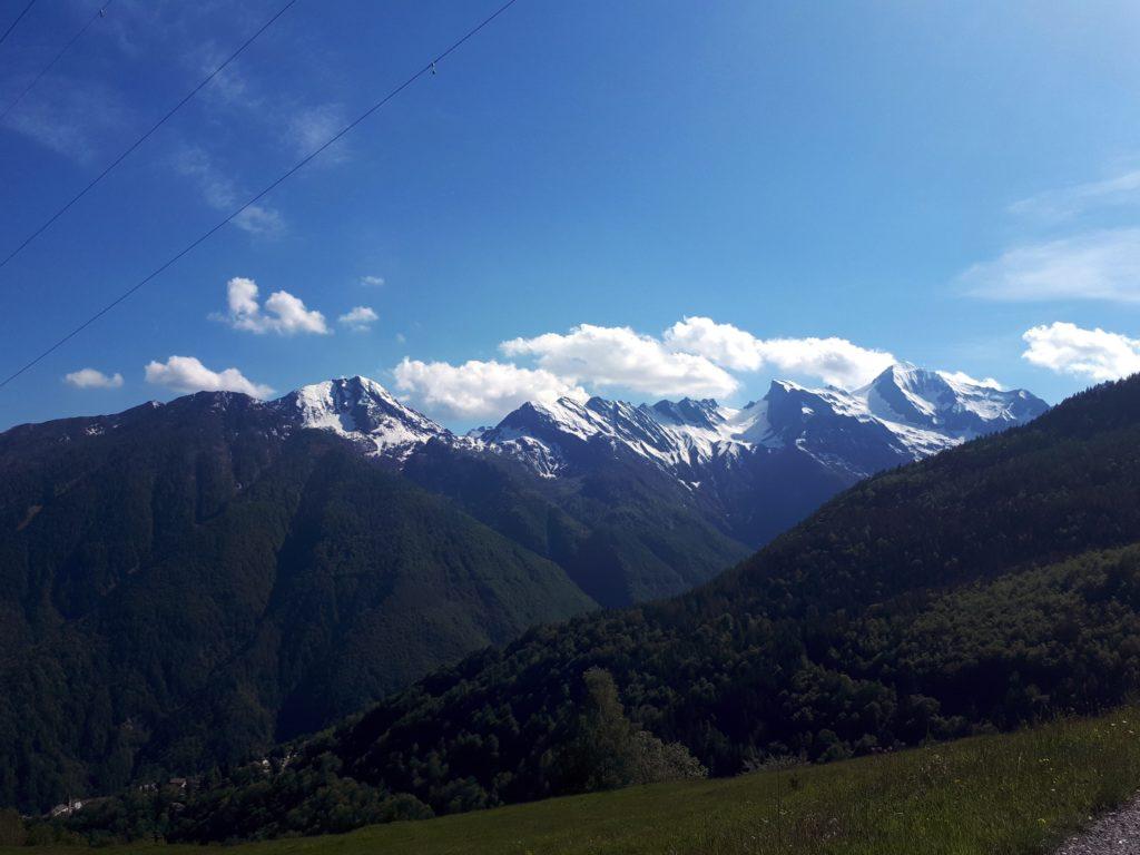 un ultimo sguardo incuriosito a una zona che ancora non conosciamo: lassù il Passo del Fornalino