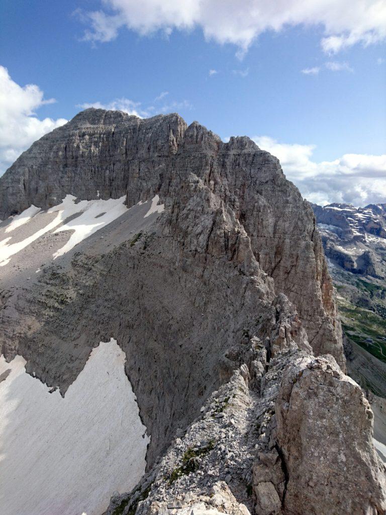 guardandoci alle spalle: lo sviluppo è notevole! Dietro di noi la Pietra Grande