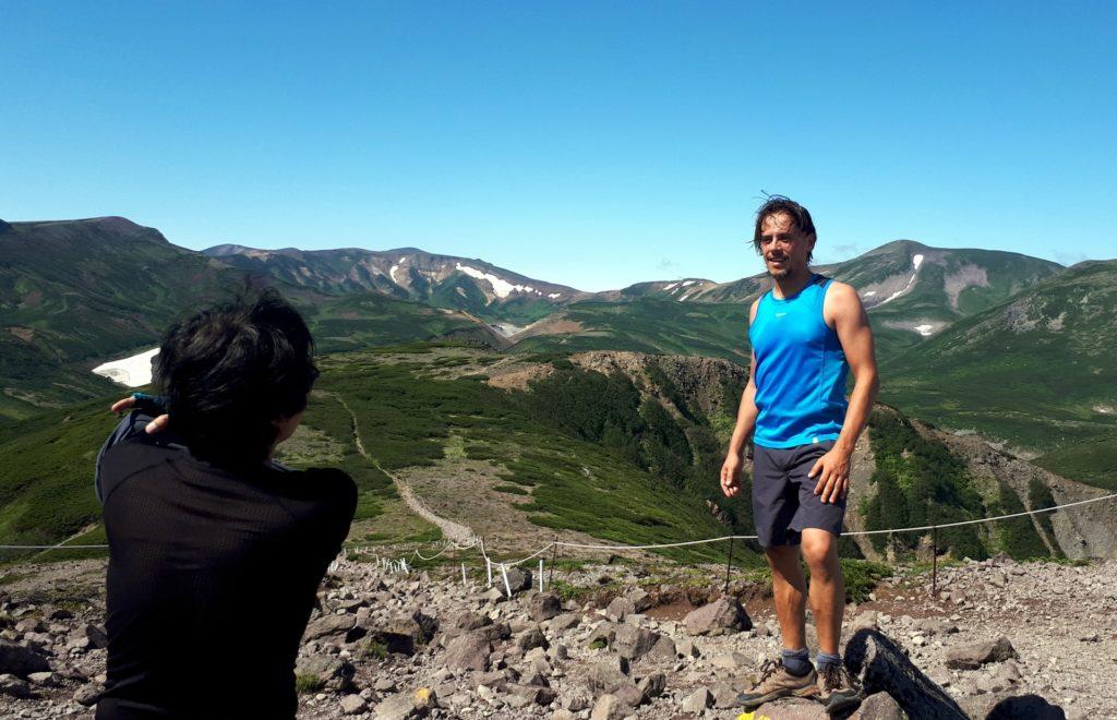 sbuchiamo fuori dalla vegetazione sulla cima del monte Kurodake